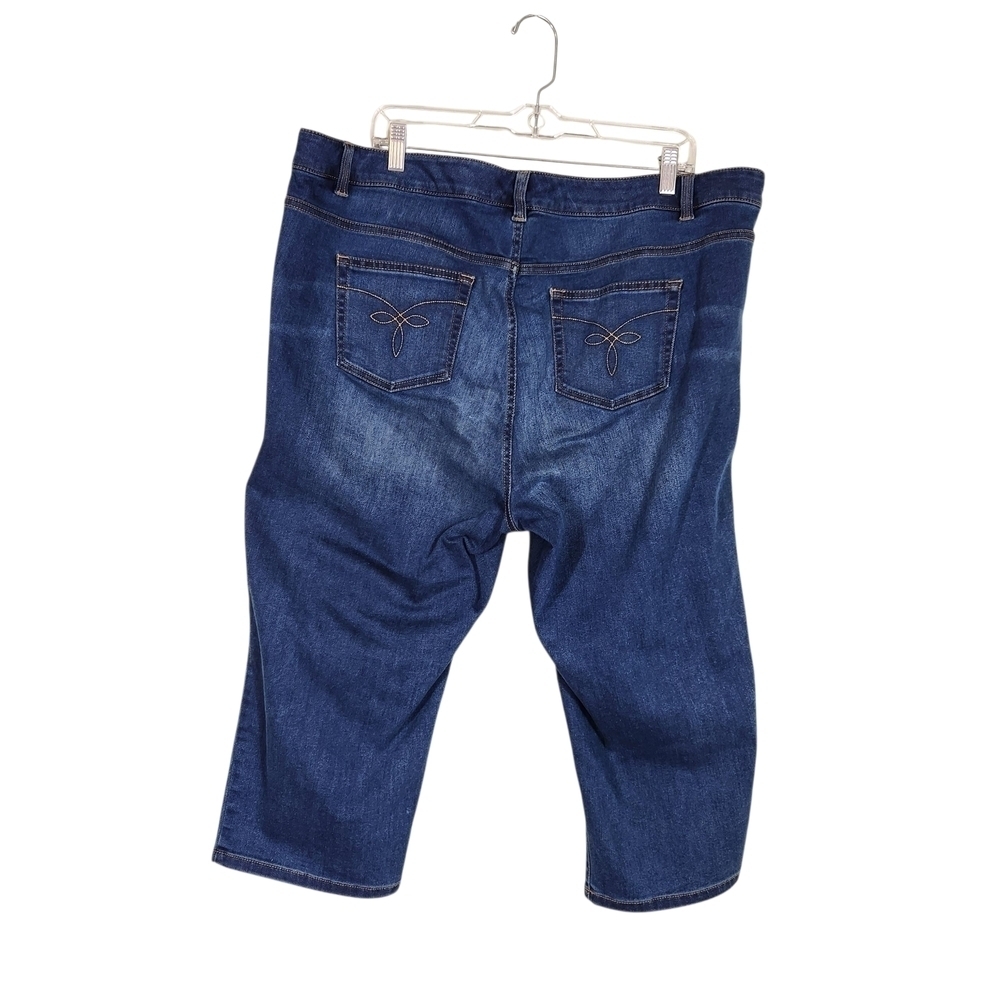 Chaps Women's Blue Denim Cropped Jeans - Picture 2 of 7